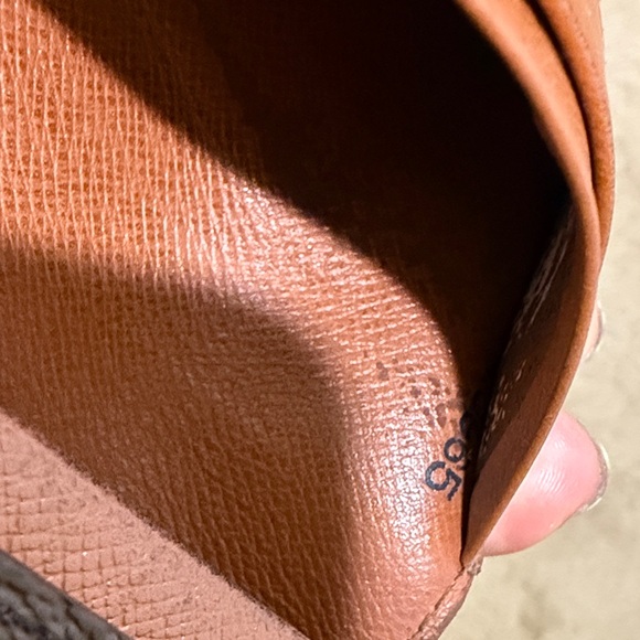 Louis Vuitton Wallet Authentic Classic vintage Monogram Wallet ( COA included ) - Picture 10 of 16